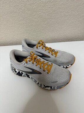 Brooks Ghost 15  Womens 9  EXCELLENT Condition, Barely Used